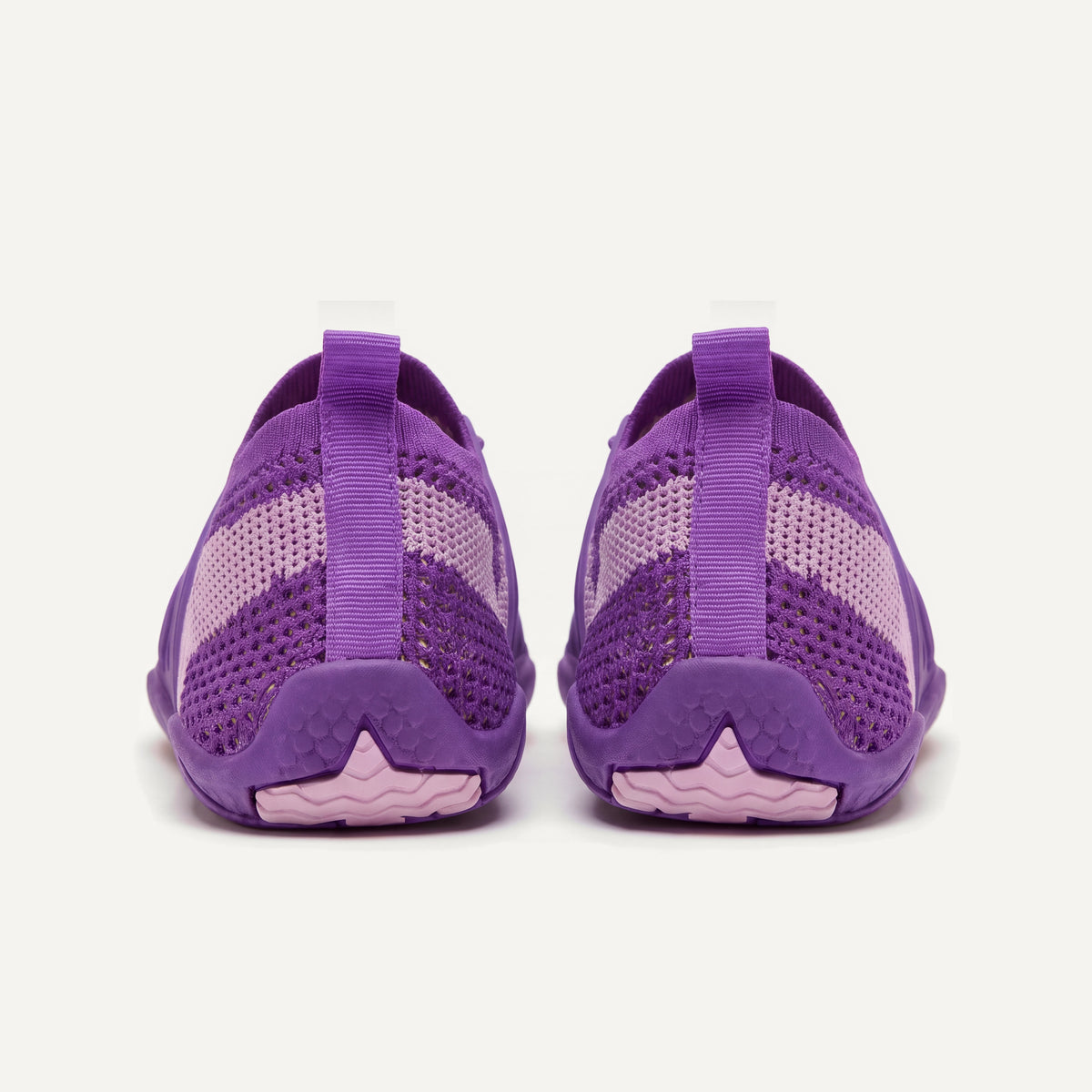 Attività Vie in Purple, pair, view from behind
