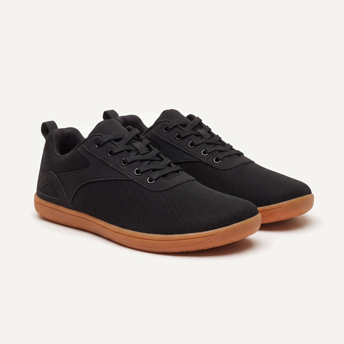 Ogni Vie in Black, pair, front three-quarter view