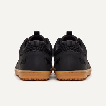 Ogni Vie in Black, pair, view from behind