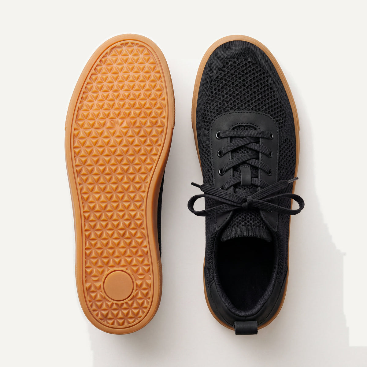 Ogni Vie in Black, sole and top view