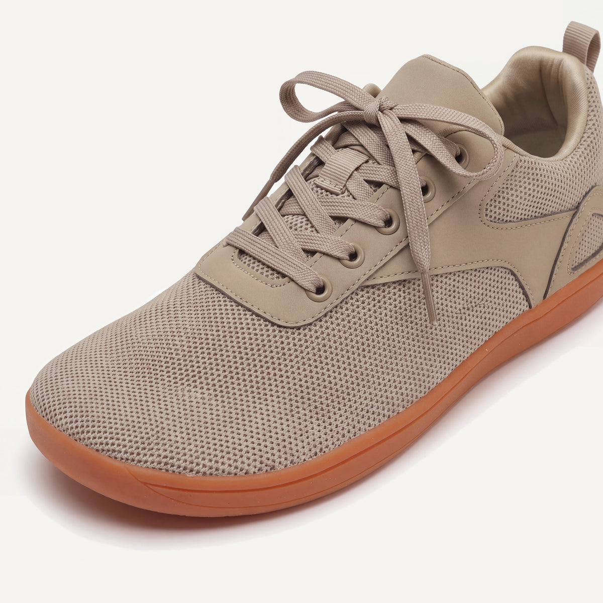 Ogni Vie in Khaki, front three-quarter view
