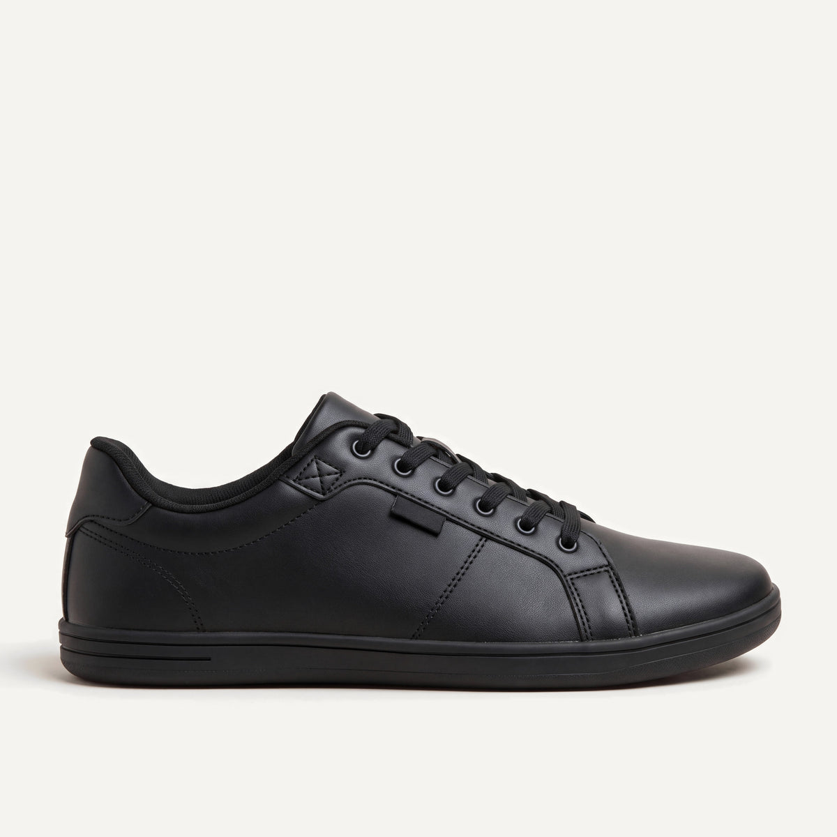 Pelle Vie in Black, outer side view