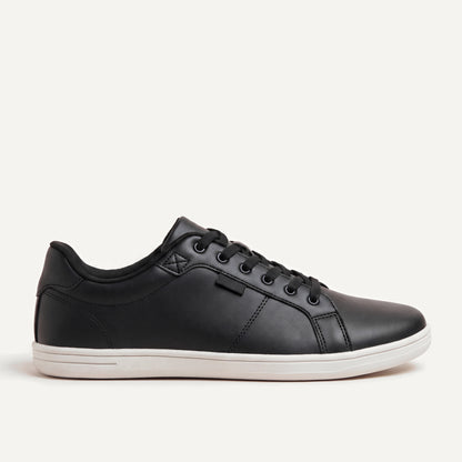 Pelle Vie in Classic (black upper, white sole), outer side view